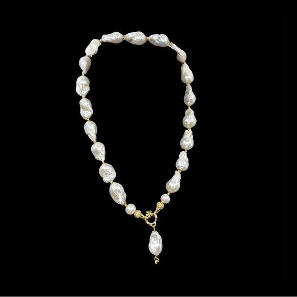 New Handmade Exquisite Baroque Freshwater Pearl Necklace with Gold - Main Image